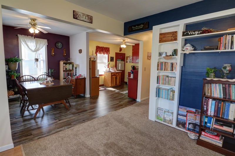 601 S Edwards Ave, Moundridge, KS 67107
