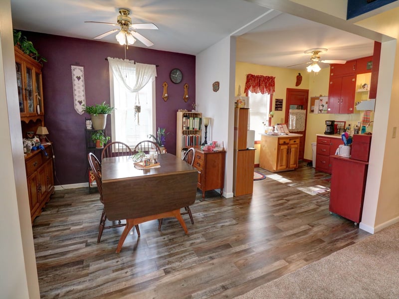601 S Edwards Ave, Moundridge, KS 67107