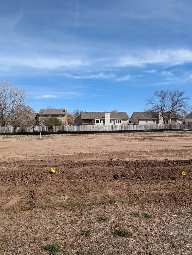 736 Cedar Downs Cir, Wichita, KS 67235