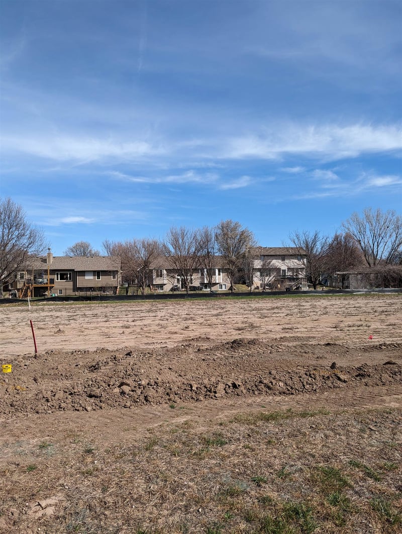 816 Cedar Downs Cir, Wichita, KS 67235