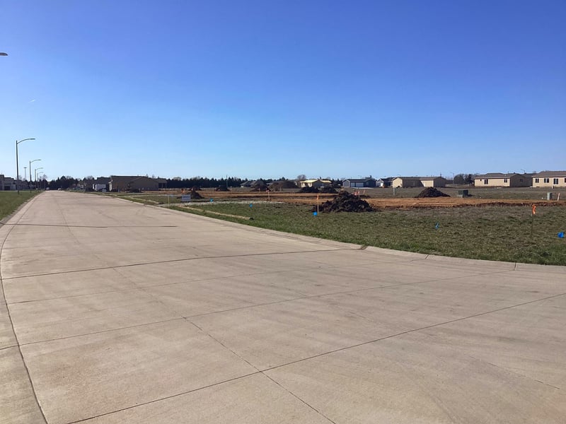 1307 Robin Dr, Mcpherson, KS 67460