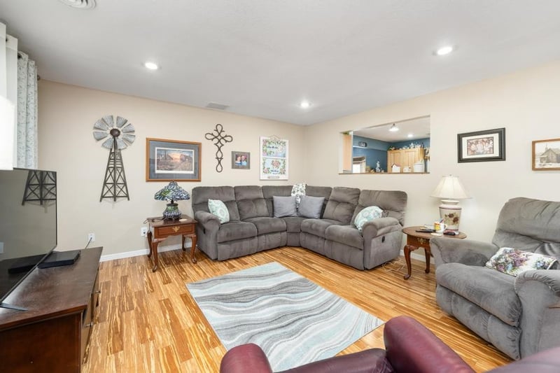 21708 SW Tawakoni Rd, Douglass, KS 67039