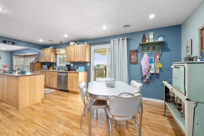 21708 SW Tawakoni Rd, Douglass, KS 67039