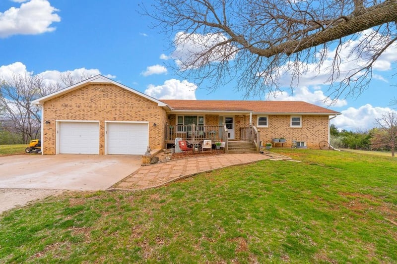 21708 SW Tawakoni Rd, Douglass, KS 67039