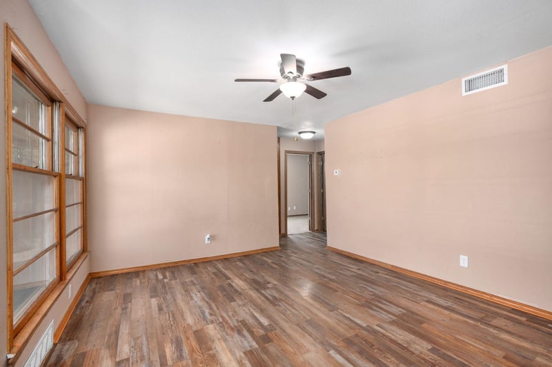 6459 S Sunnyside Rd, Haysville, KS 67217