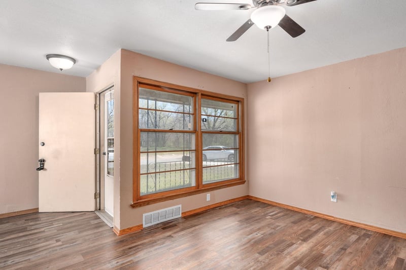 6459 S Sunnyside Rd, Haysville, KS 67217