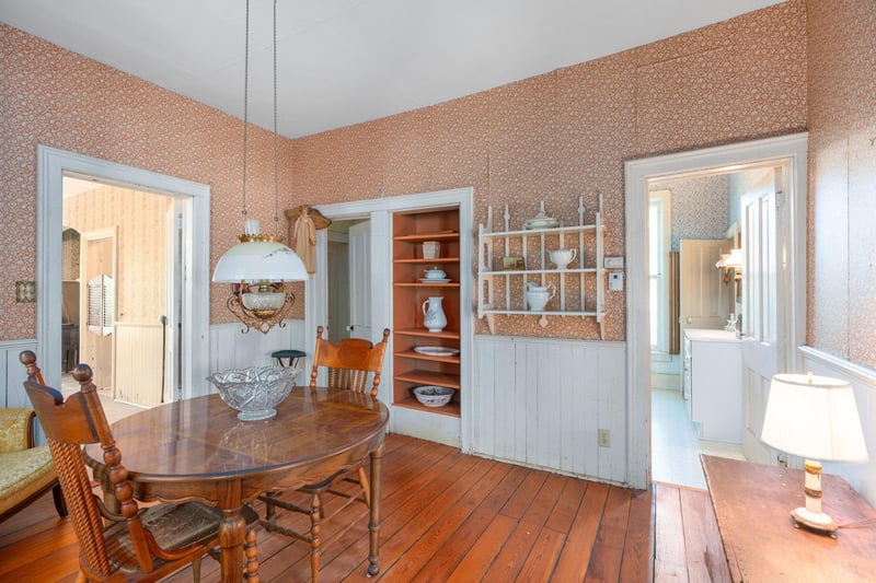 108 N Cranmer St, Conway Springs, KS 67031