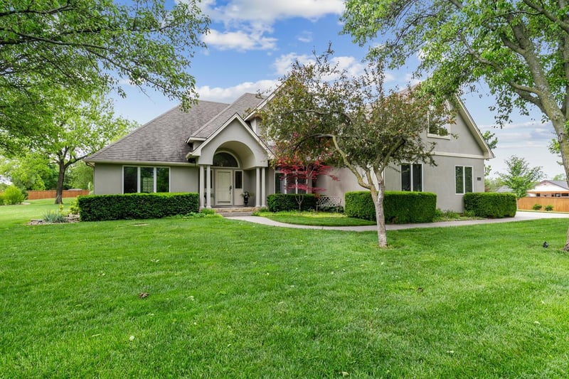 12727 E Osie St, Wichita, KS 67207