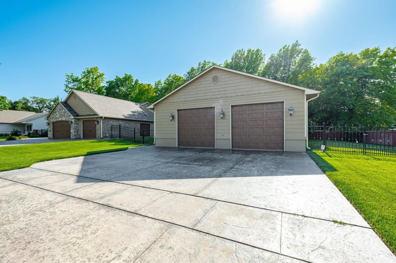 301 S Herschel Ave, Wichita, KS 67209