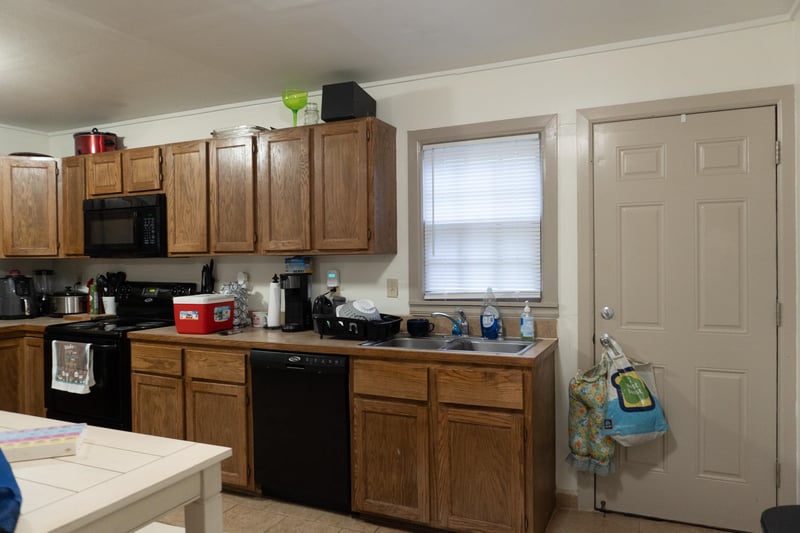 707 S Hydraulic St, Wichita, KS 67211
