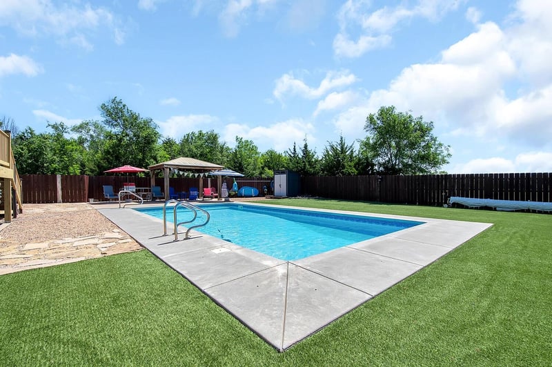9931 E Raini Rd, Wichita, KS 67210