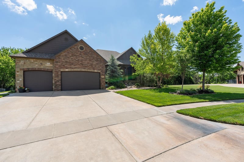 126 N City View St, Wichita, KS 67235