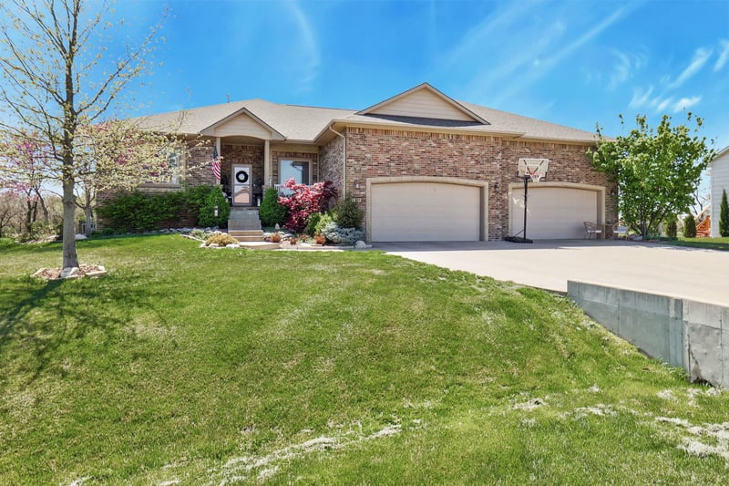 1311 E Bearhill Rd, Park City, KS 67147
