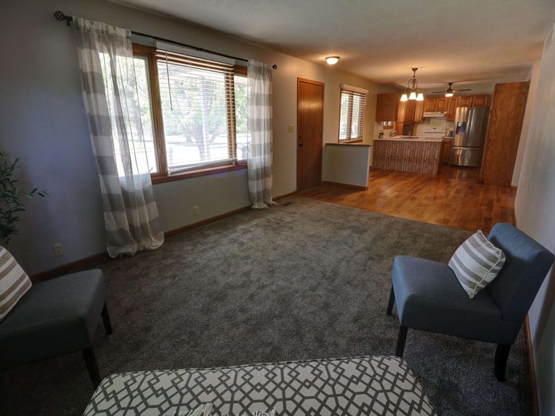 100 S Washington Ave, Moundridge, KS 67107