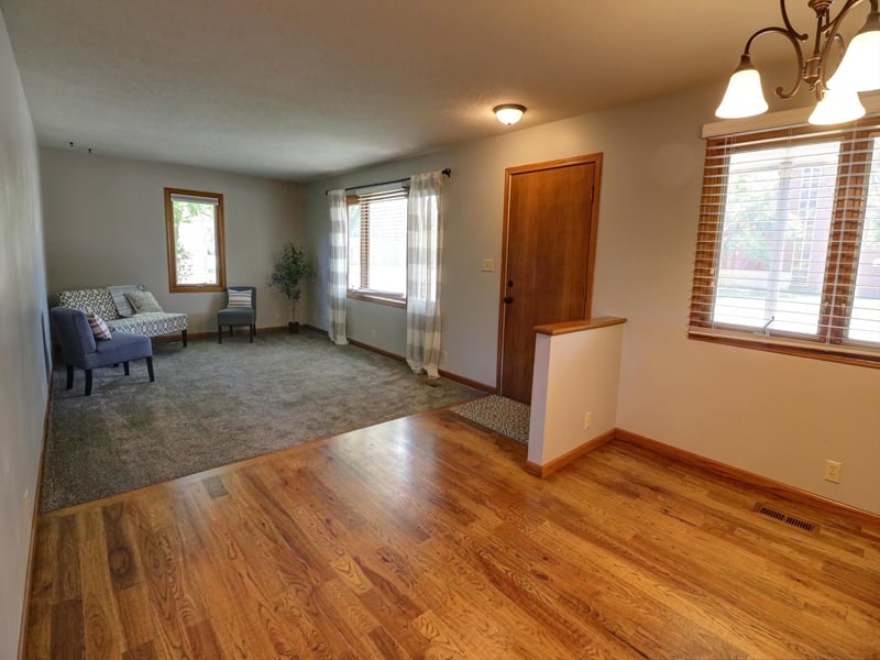 100 S Washington Ave, Moundridge, KS 67107