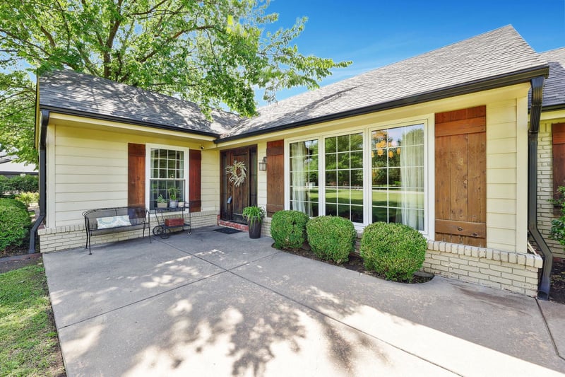 3 N Hampton, Eastborough, KS 67206