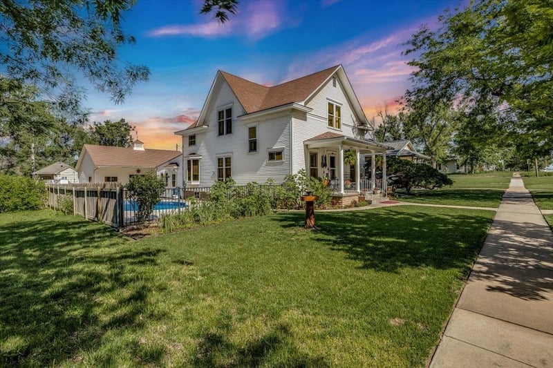 415 N Jackson St, Pratt, KS 67124