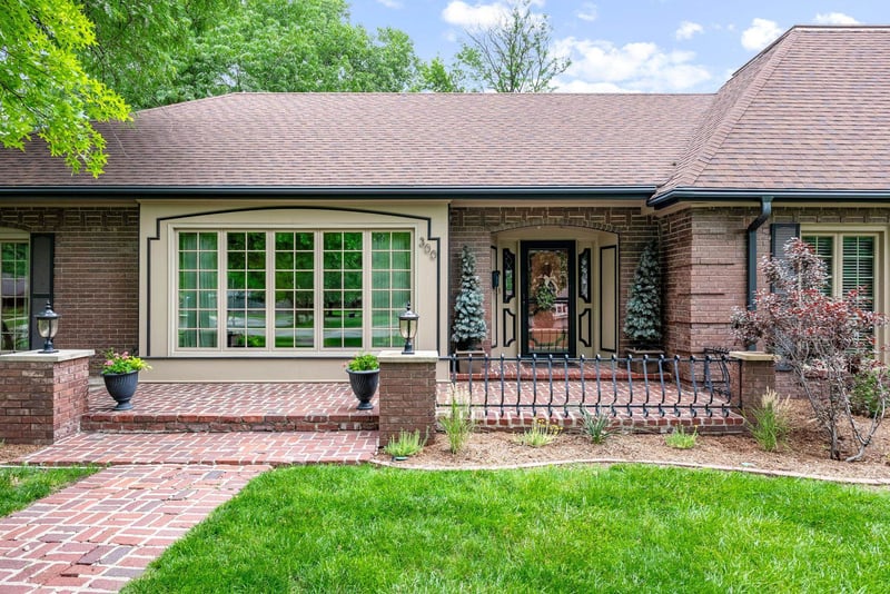 300 S Lynwood Blvd, Wichita, KS 67218