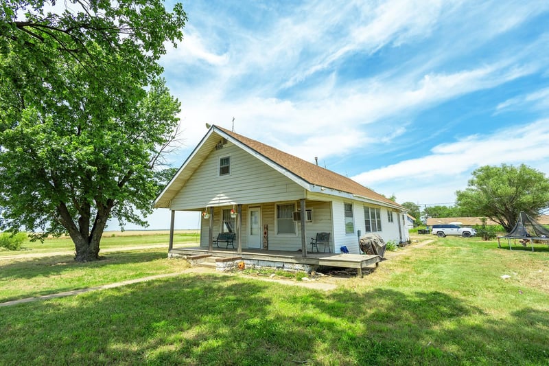 706 W 150th St S, Caldwell, KS 67022