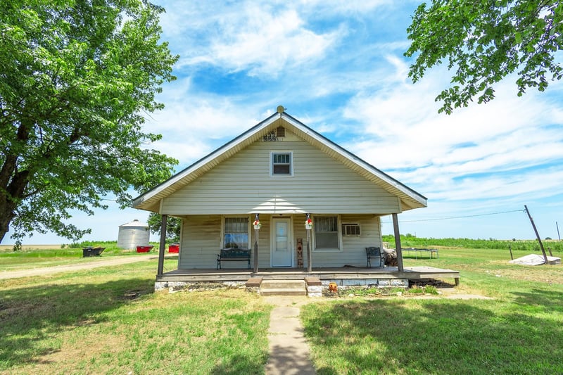 706 W 150th St S, Caldwell, KS 67022