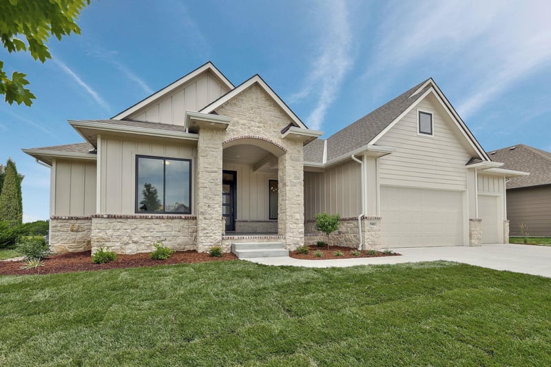 5982 Forbes Ct, Bel Aire, KS 67220
