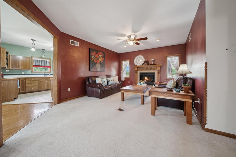 8021 S Essex Heights Rd, Halstead, KS 67056