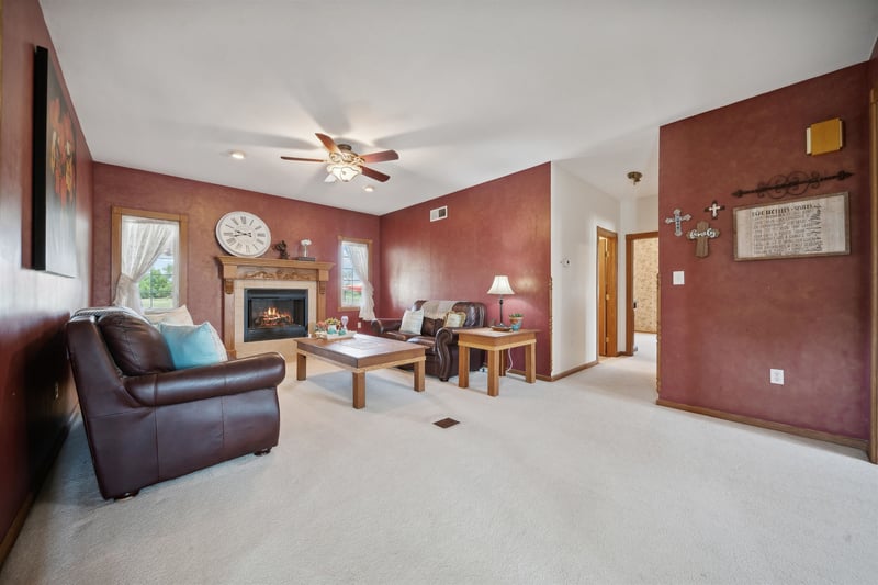 8021 S Essex Heights Rd, Halstead, KS 67056