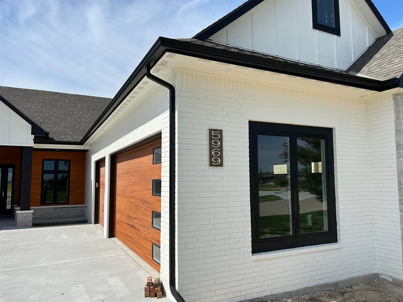5969 Forbes St, Bel Aire, KS 67220