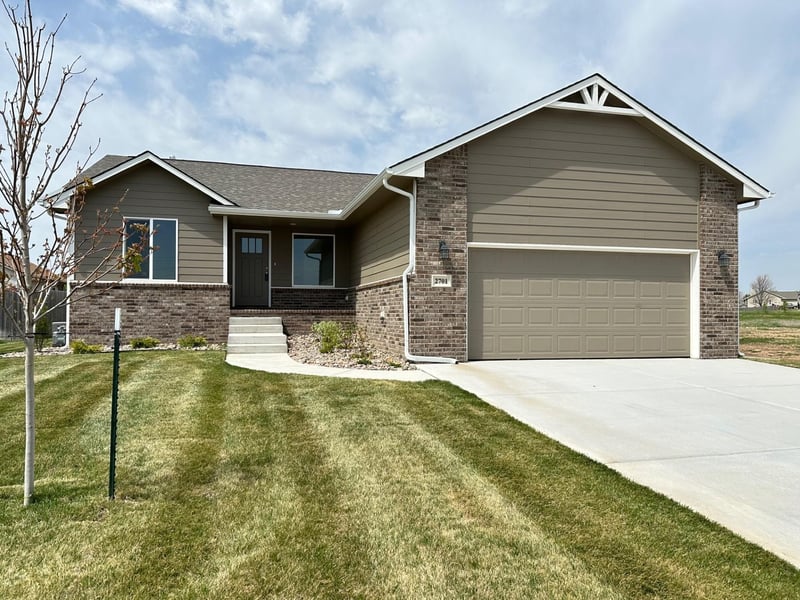 2701 Mainsgate Dr, Augusta, KS 67010
