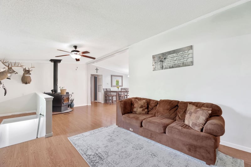 9960 S Ridge Rd, Clearwater, KS 67026