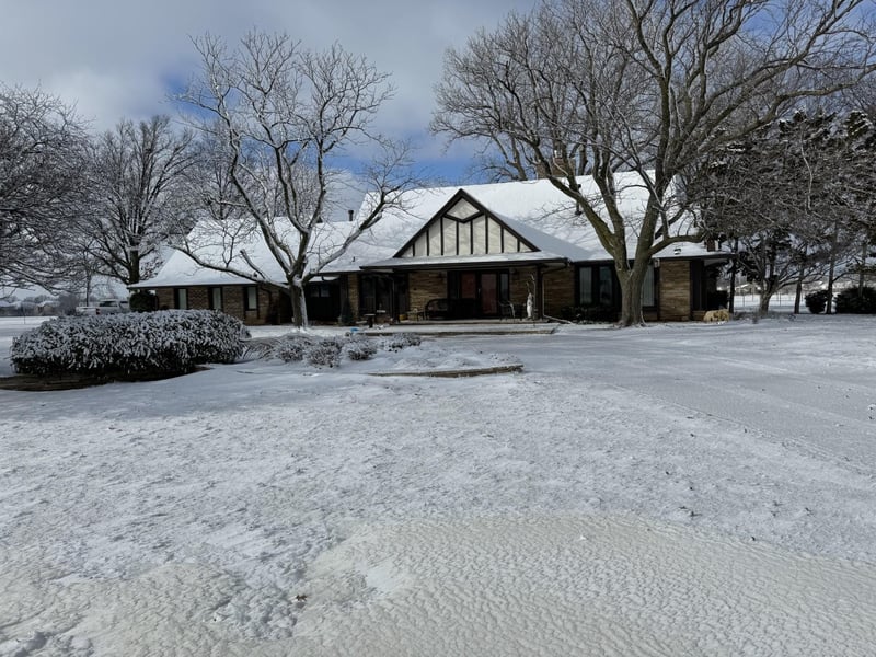 953 S Greenwich Rd, Wichita, KS 67207