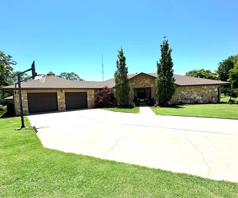 4 Crown Cir, Anthony, KS 67003