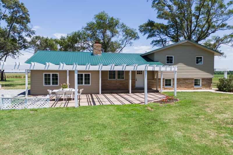 138 W 100th St S, Wellington, KS 67152