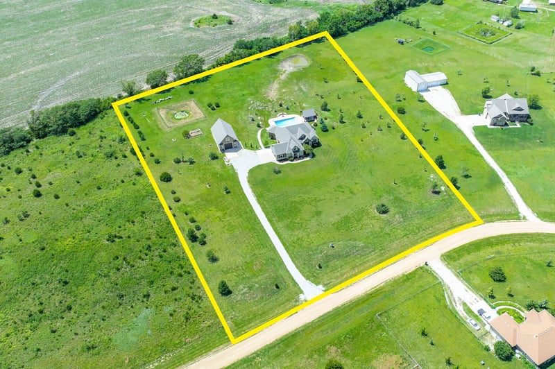 1165 N Wiltshire Ct, Mulvane, KS 67110