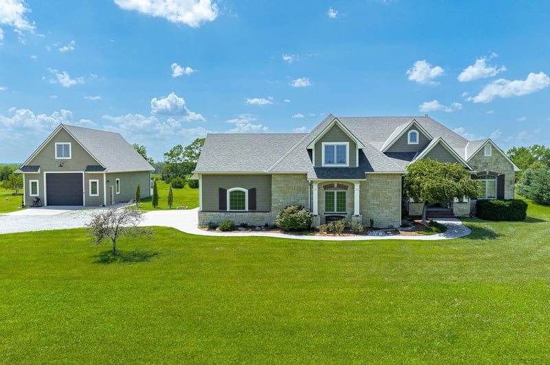 1165 N Wiltshire Ct, Mulvane, KS 67110