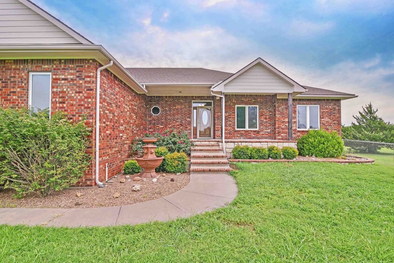 11808 W Springwater St, Clearwater, KS 67026