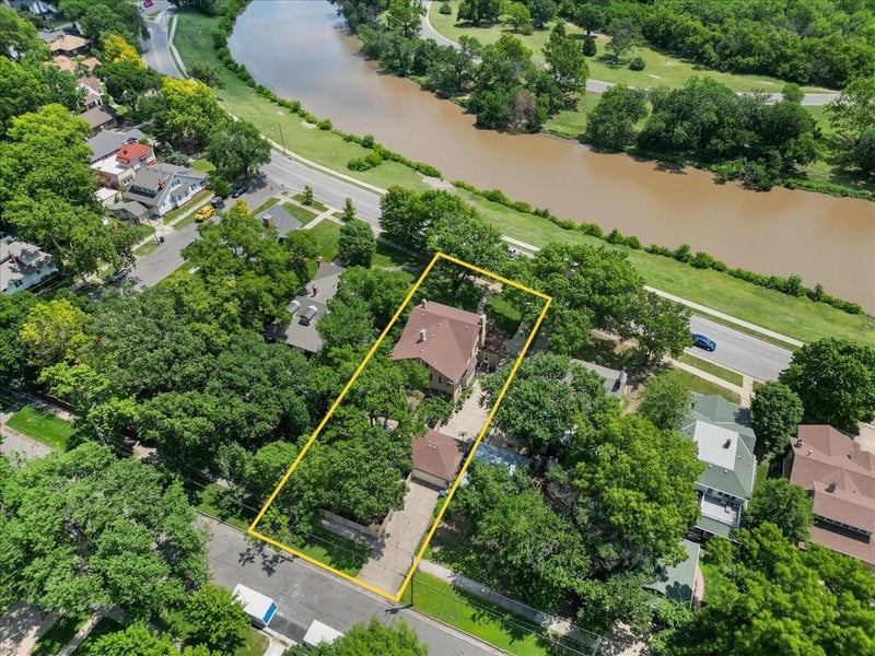 1239 N River Blvd, Wichita, KS 67203