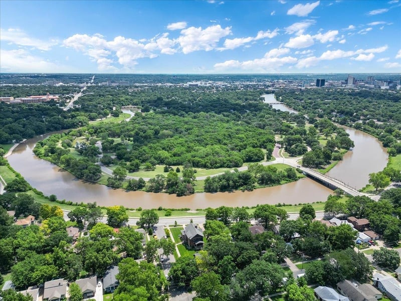 1239 N River Blvd, Wichita, KS 67203