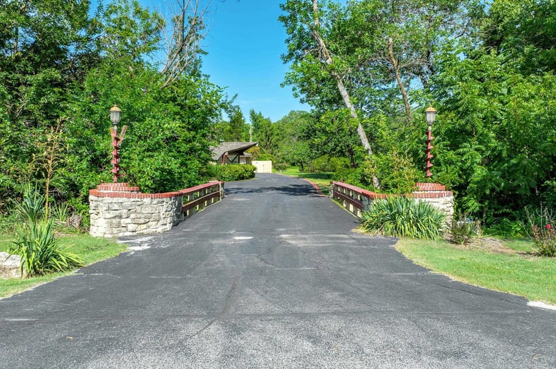 3 N Linden Dr, Wichita, KS 67206