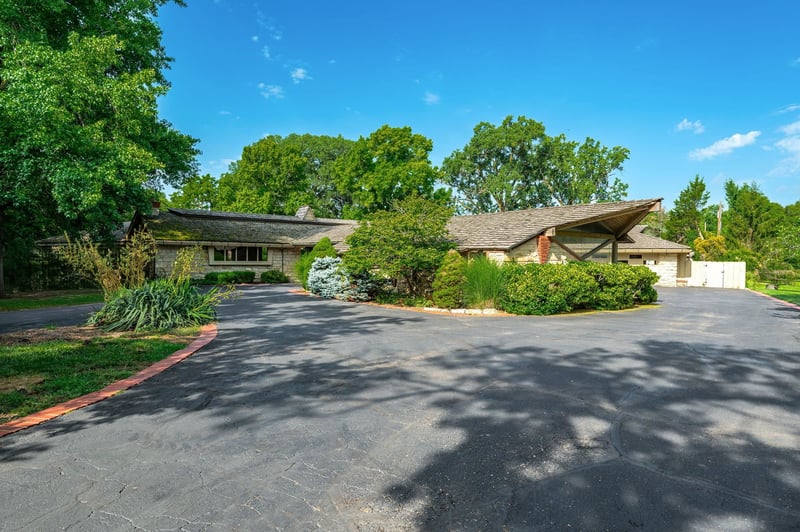 3 N Linden Dr, Wichita, KS 67206