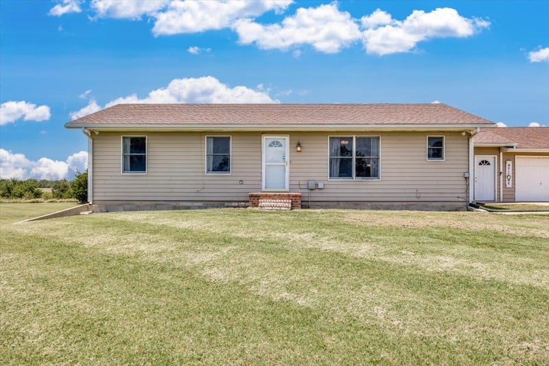 11029 S 247th St W, Viola, KS 67149