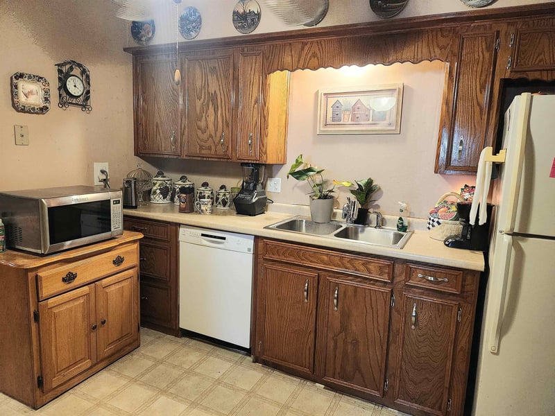 617 N Main, Burden, KS 67019