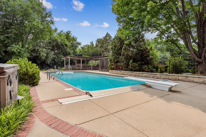 2539 N Wilderness Ct, Wichita, KS 67226