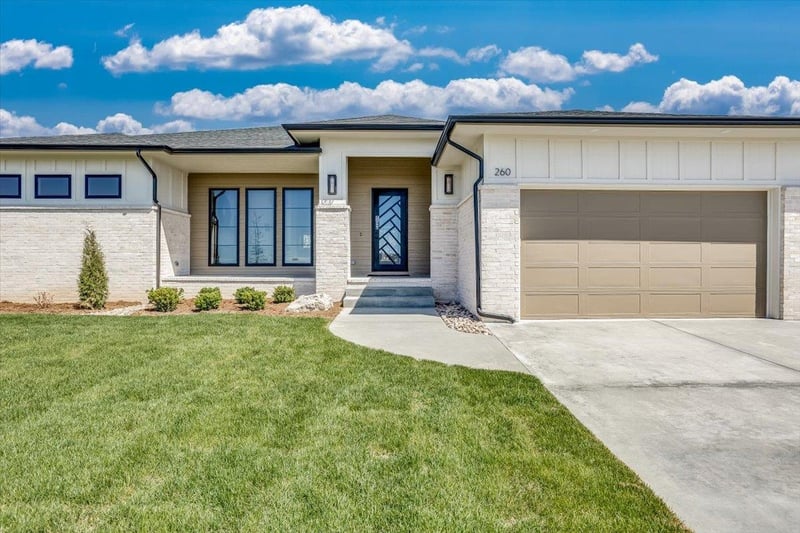 260 S Ciderbluff Cir, Wichita, KS 67052