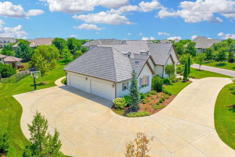 10601 E Summerfield Cir, Wichita, KS 67206