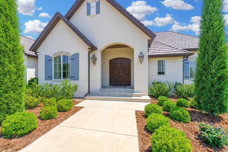 10601 E Summerfield Cir, Wichita, KS 67206