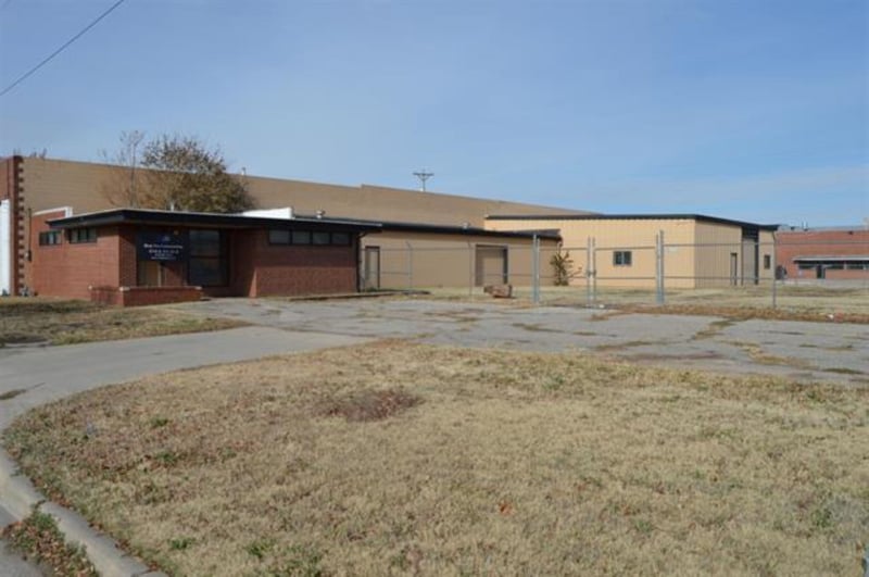 814 E 8th St N, Wichita, KS 67214