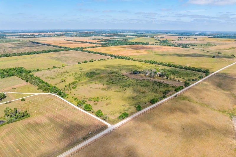 841 Goldenrod, Walton, KS 67151