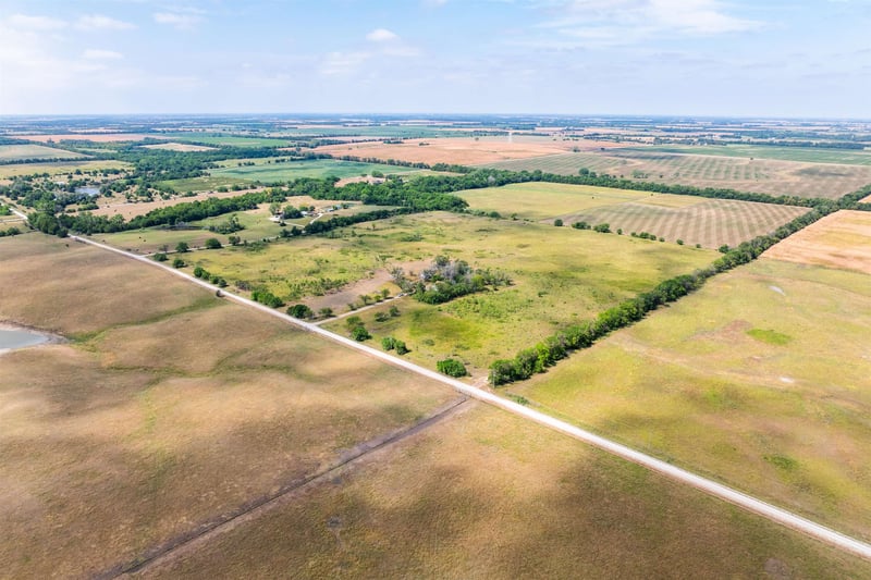 841 Goldenrod, Walton, KS 67151