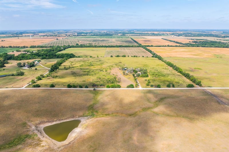 841 Goldenrod, Walton, KS 67151